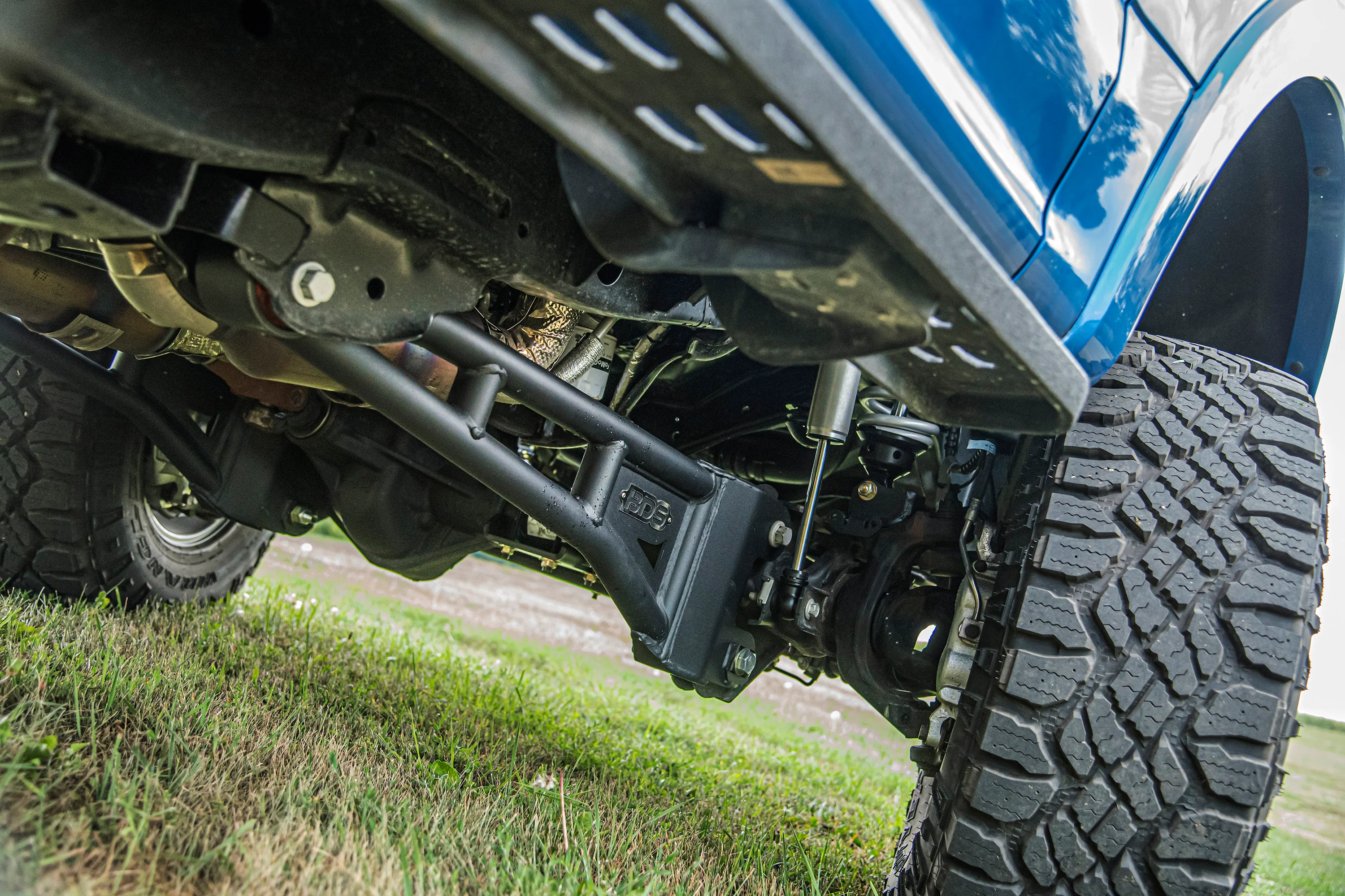 3 Inch Lift Kit w/ Radius Arm | FOX 2.5 Coilover Conversion - Performance Elite | Ford F250/F350 Super Duty (23-26) 4WD - Image 4
