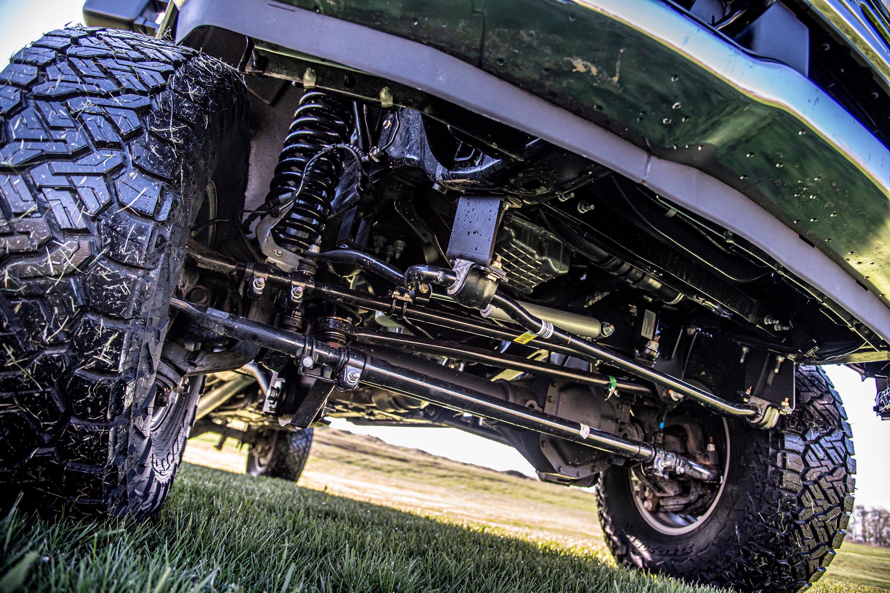 5 Inch Lift Kit w/ 4-Link | FOX 2.5 Performance Elite Coil-Over Conversion | Ford F250/F350 Super Duty (23-26) 4WD | Diesel - Image 4